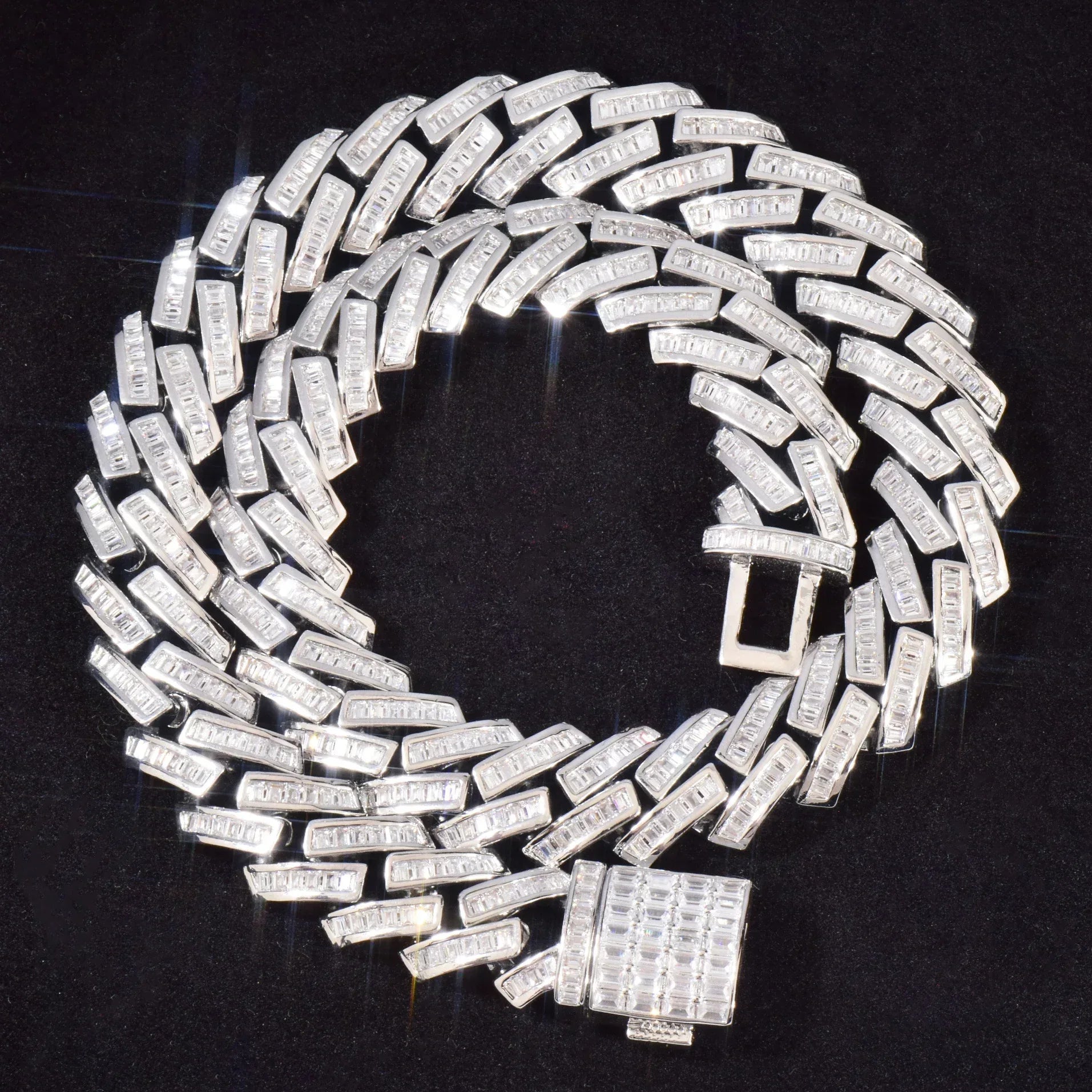 18mm Cuban Chain Necklace with T-Shaped Zircon - CaratixJewelry